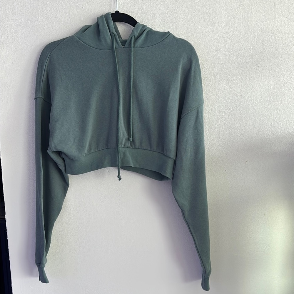 Forever 21 Women's Green Cropped Hoodie
